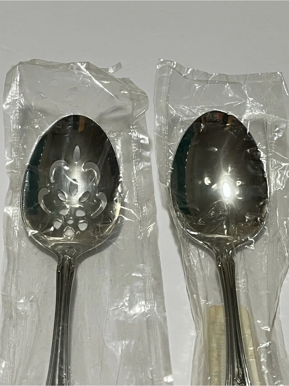 Oneida Community Brahms Stainless Flatware 14 Pieces Assortment